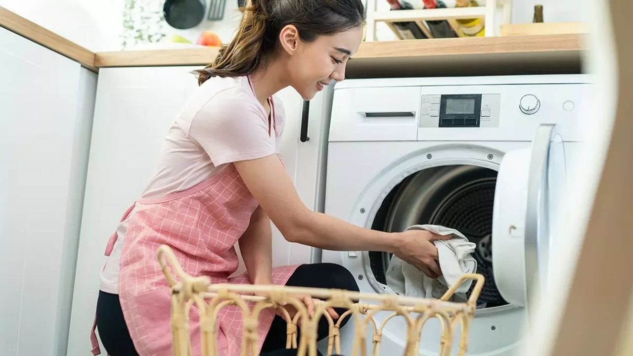 Sararan Çamaşırları Beyazlatmanın Yolları
