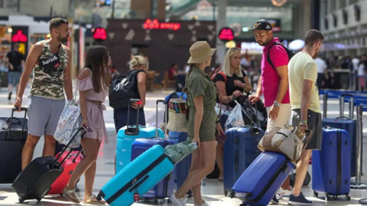 Türkiye'ye Yabancı Ziyaretçi Sayısı Geçen Yılın Aynı Dönemine Göre Arttı