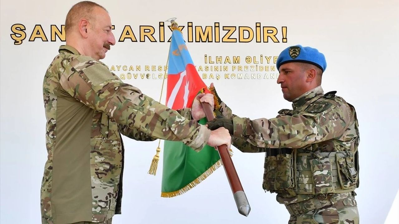 Azerbaycan Cumhurbaşkanı İlham Aliyev, Ordunun Güçlendirilmesi İçin İlave Adımlar Attıklarını Açıkladı