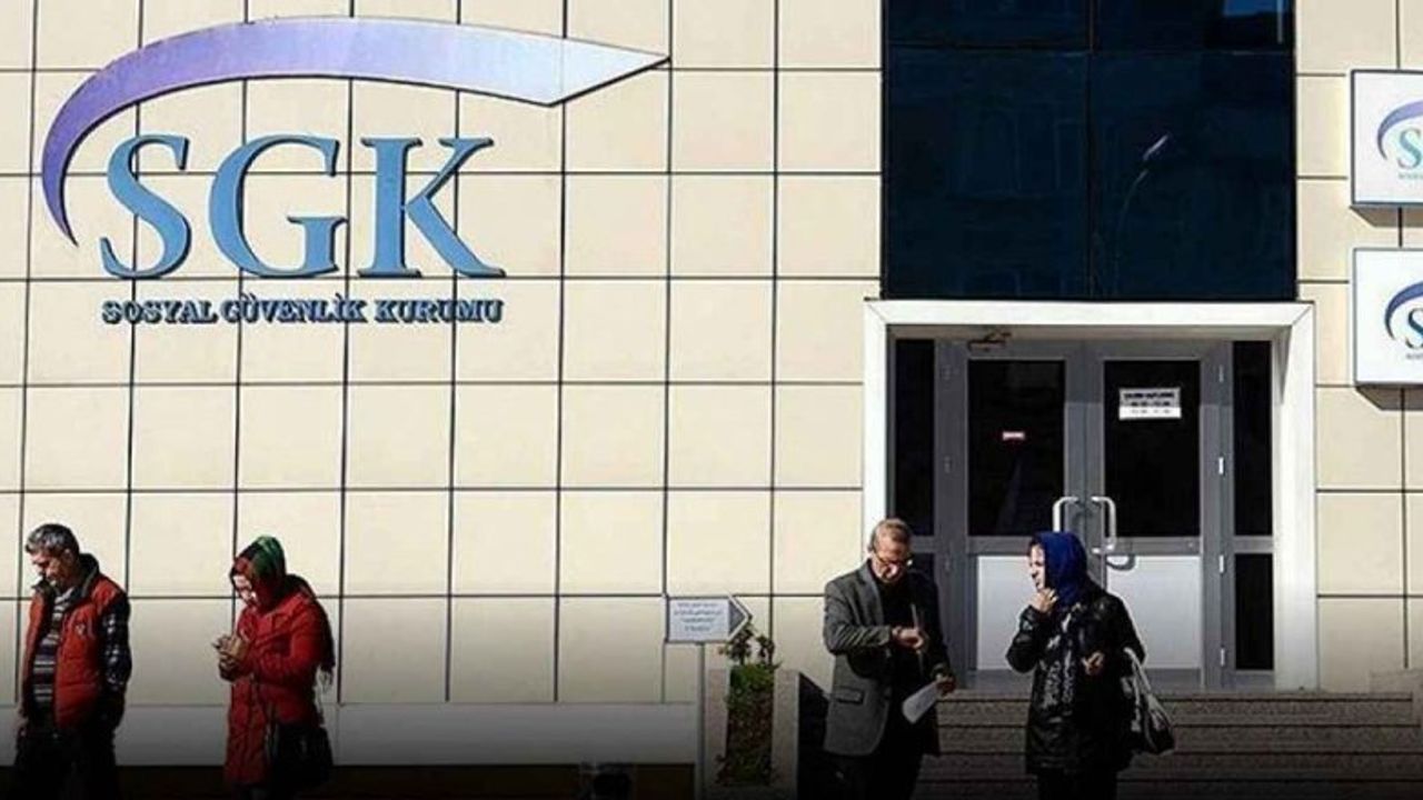 Emeklilere Bayram Öncesi Müjdeli Ek İkramiye! 11.000 TL Nakit Destek Ödemesi Yapacak!