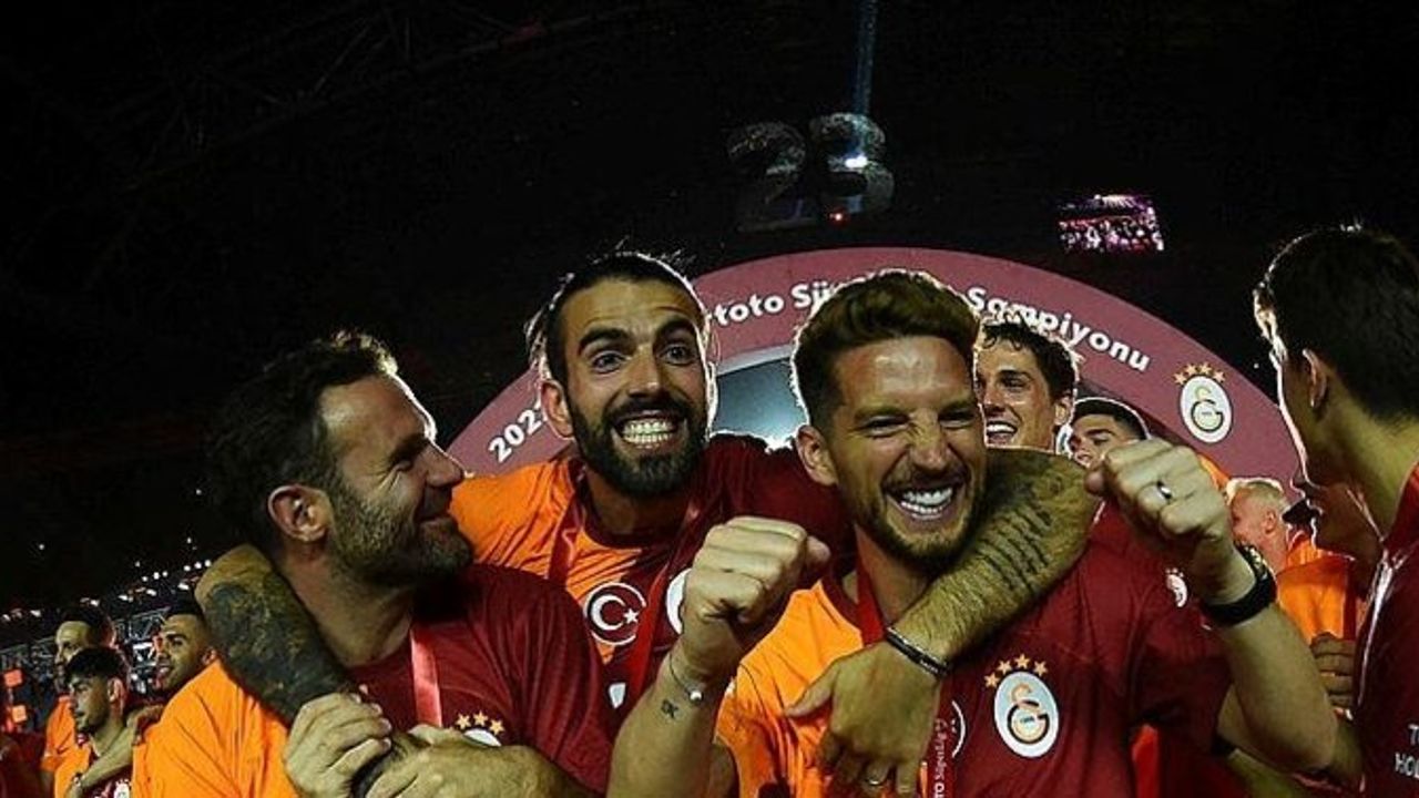 Juan Mata Galatasaray'dan Ayrıldı