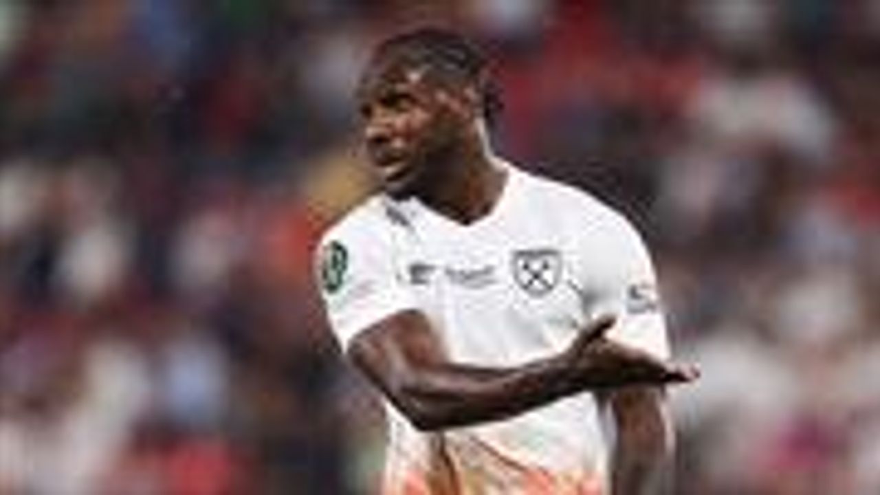 Galatasaray, İcardi Yerine Forvetini Belirledi: Michail Antonio