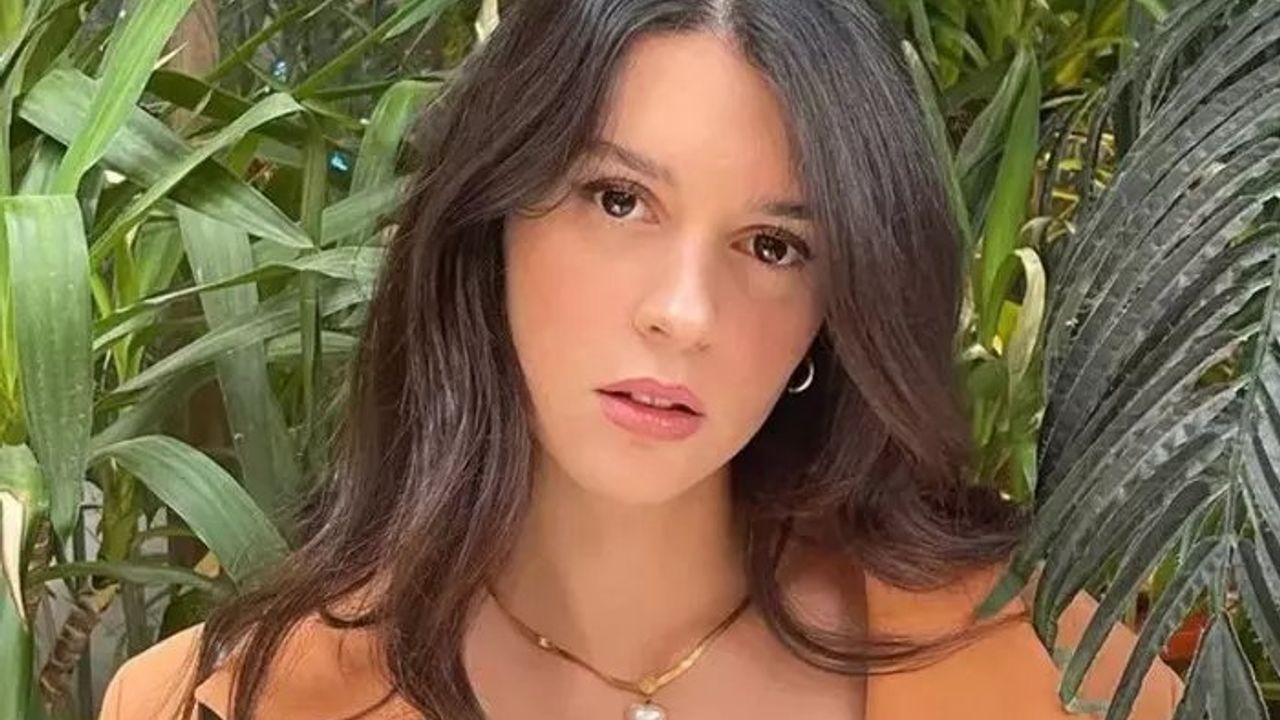 Buçe Buse Kahraman Bikinili Pozlarıyla Gündemde