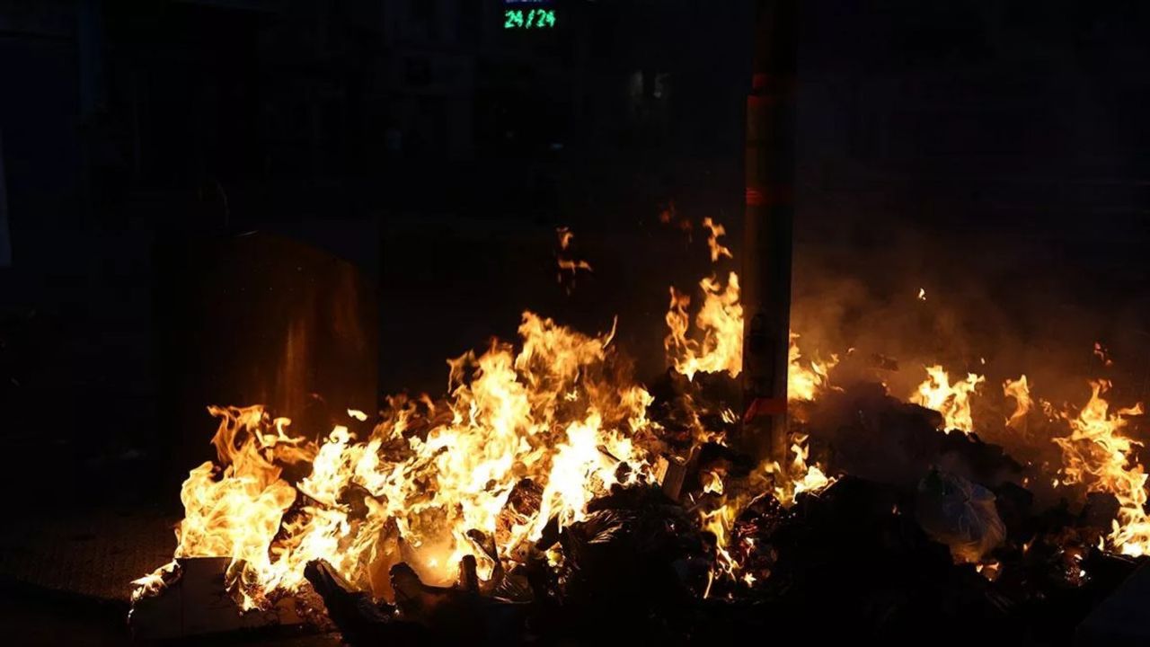 Fransa'da Sokağa Çıkma Yasağına Rağmen Protestolar Devam Ediyor