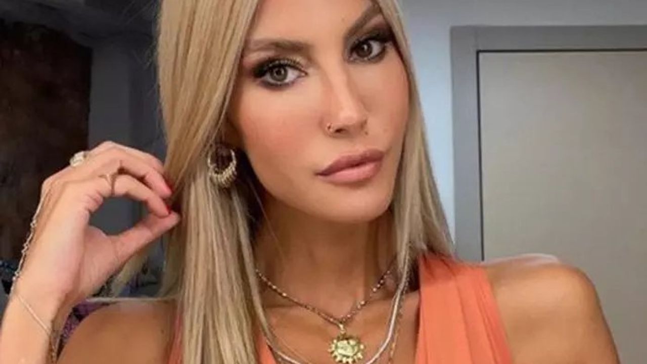 Çağla Şıkel ve Nail Gönenli Ayrıldı