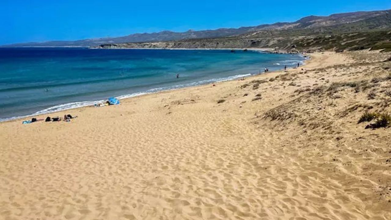 Belçika'da Plaj Kıyafeti Tartışması: Üstsüz Dolaşma Yasağı Gündemde