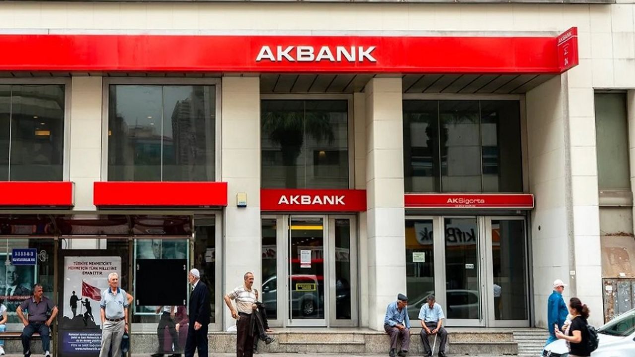 Akbank'tan Emekliye Çıldırtan Kampanya! 100 Bin TL Nakit Para Verilecek...