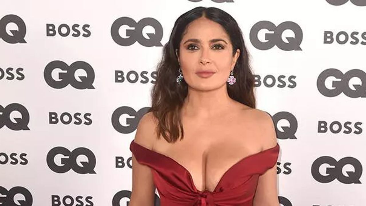 Salma Hayek: Yıllara Meydan Okuyan Hollywood Yıldızı