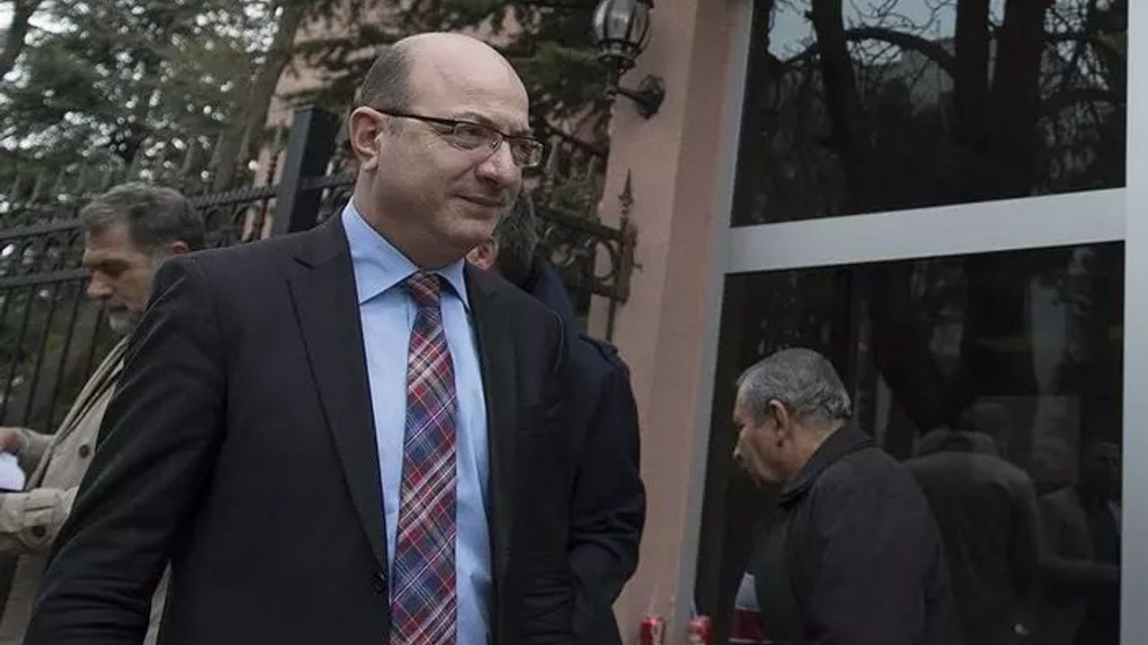 CHP'de Değişim Rüzgarları ve İlhan Cihaner'in Adaylık Açıklaması