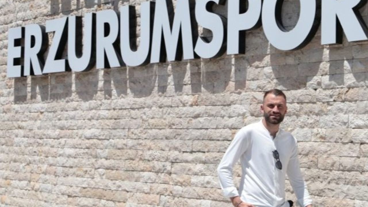 Eski Trabzonsporlu Mustafa Yumlu, Erzurumspor ile Yeniden Anlaştı