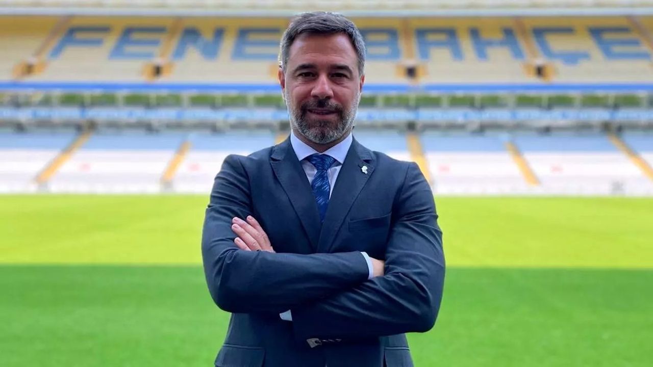 Fenerbahçe Petrol Ofisi Kadın Futbol Takımı Serhat Deniz ile Yollarını Ayırdı