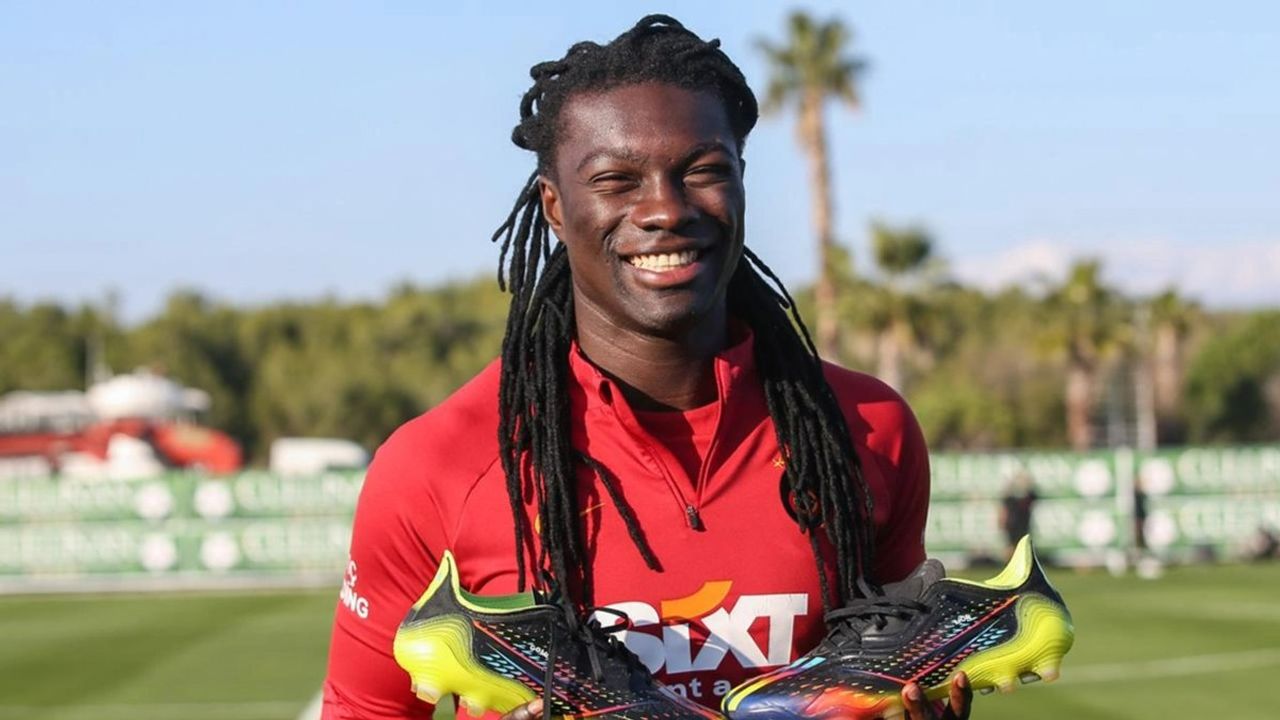 Gomis'ten sürpriz imza! İstanbul'da kaldı