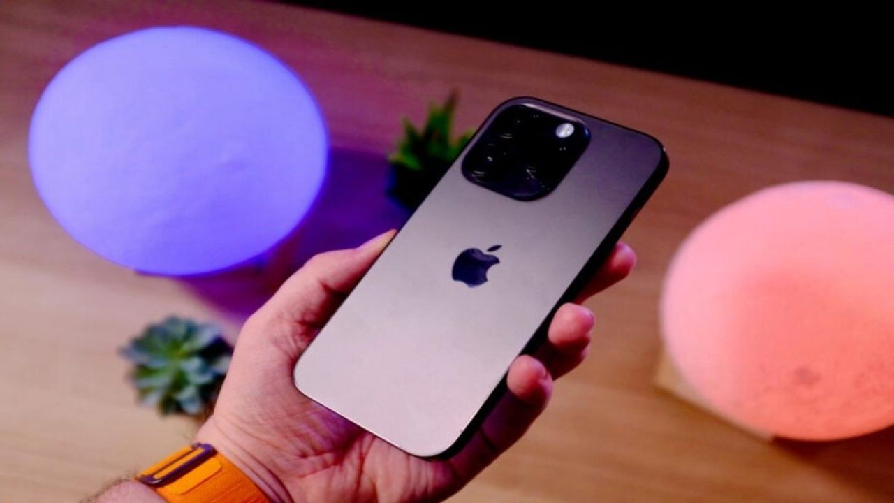 iPhone 15 Pro'nun yeni kılıfları ortaya çıktı: Tasarımda dikkat çeken değişiklik...