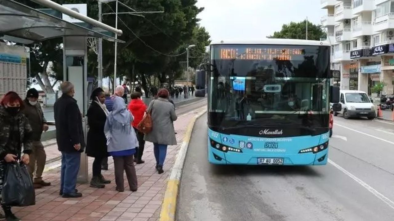Antalya'da Pandemi Sonrası Toplu Taşıma Talebi Azaldı