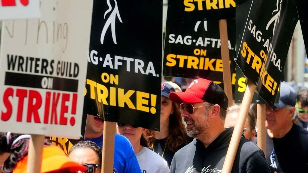 Universal Studios Protestolarında Ağaçlar Budandı İddiası