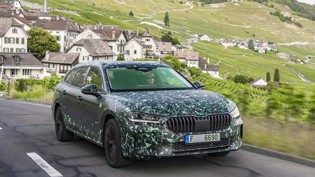 Yeni Skoda Superb: Özellikler ve Tasarım