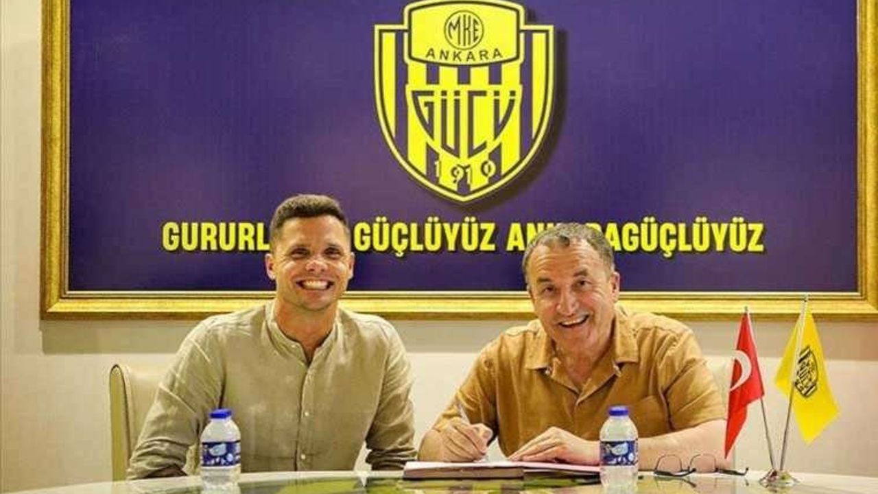 Futbolcu Rafal Gikiewicz, Kulübümüzle Sözleşme İmzaladı