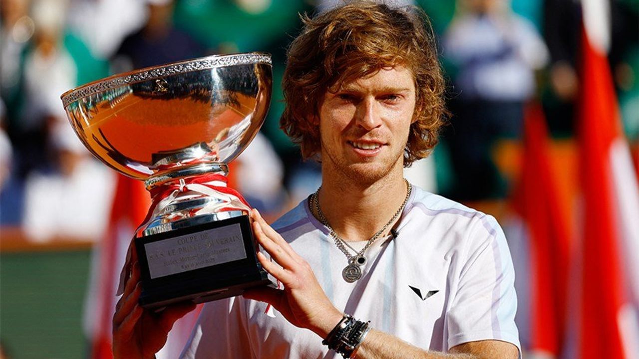 Andrey Rublev İsveç Açık'ta Şampiyon