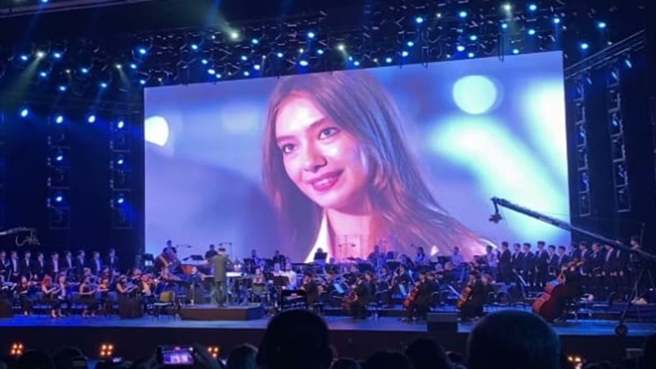 Ne Prosto Orkestrası, Kara Sevda Dizisinin Müziğini Konserine Taşıdı