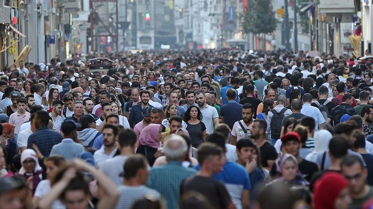 Gençler Bir Bir Ülkeyi Terk Ediyor... Göç Edenler Yüzde 62 Arttı