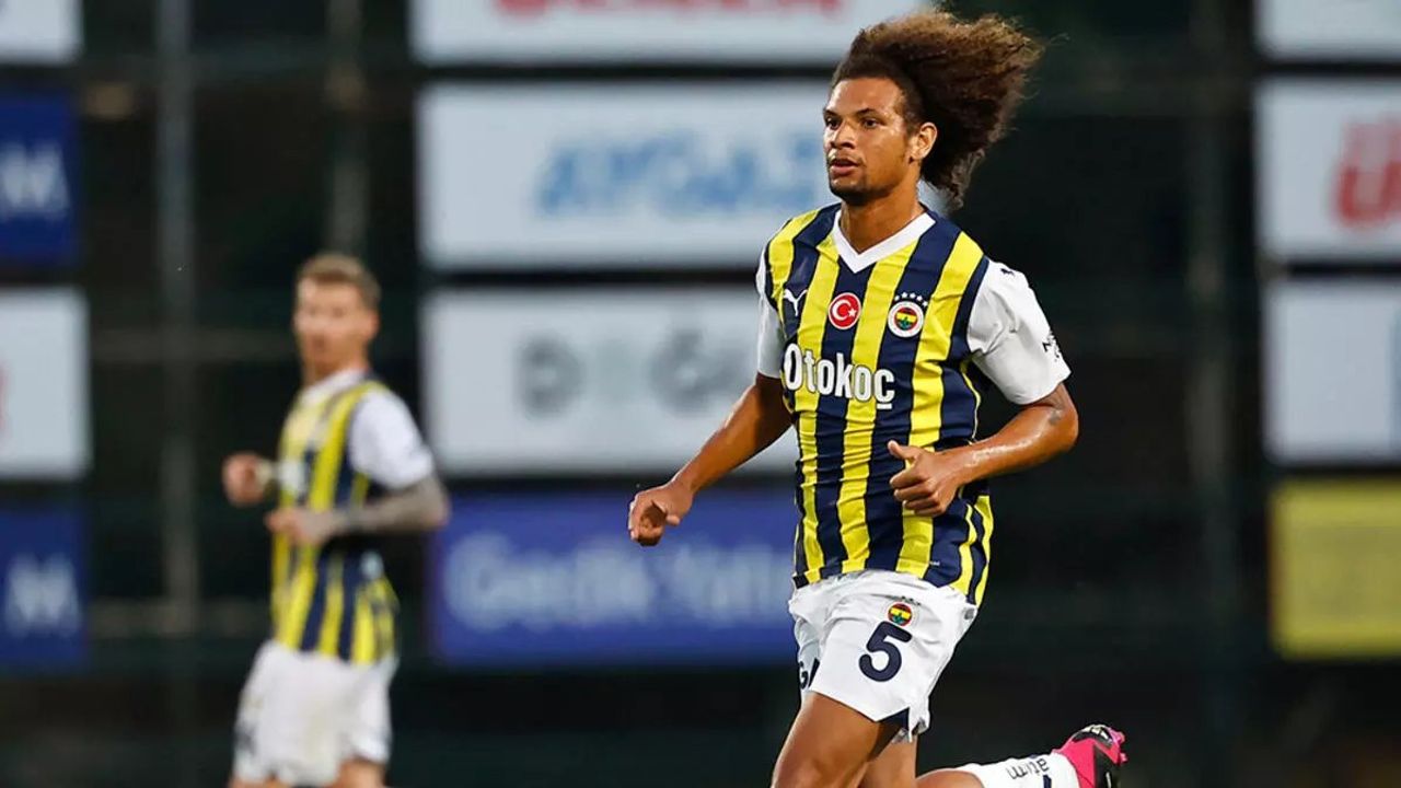 Fenerbahçe'de Kadro Hafifletiliyor: Willian Arao da Yollarını Ayıracak