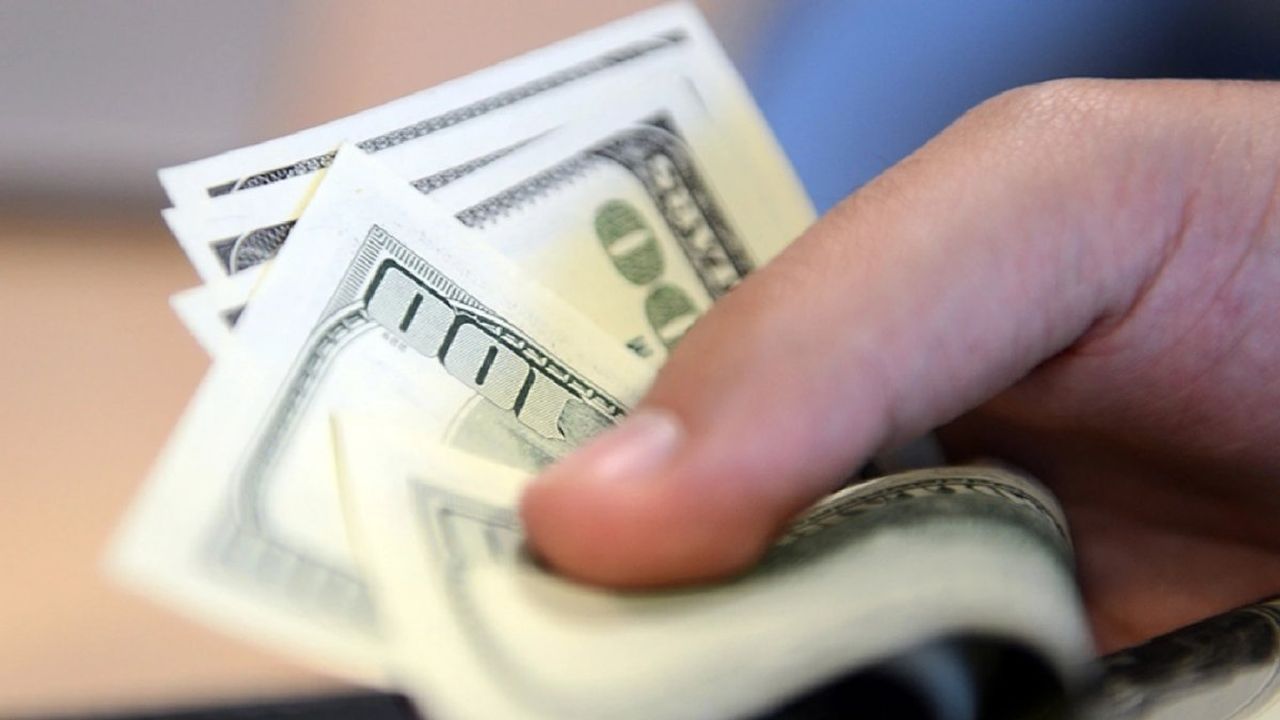 Türkiye Ekonomisi Zor Durumda: Enflasyon Artışı ve Dolar Kuru Rekor Seviyede