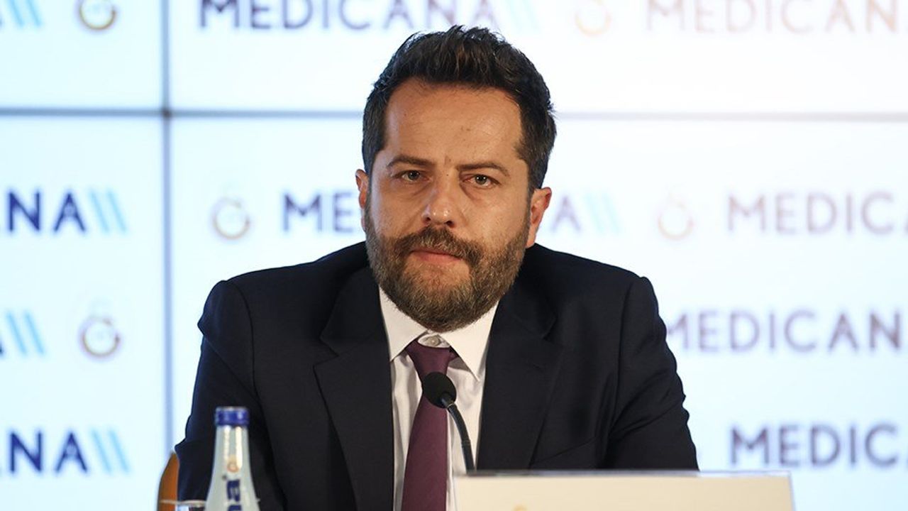 Galatasaray Sportif A.Ş. Başkanvekili Erden Timur, Fenerbahçe Başkanı Ali Koç'a Göndermede Bulundu