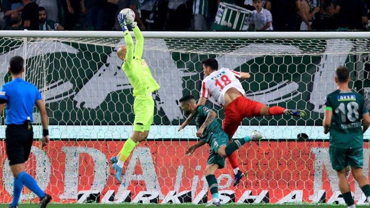 Konyaspor Sözleşmesini Fesheden Kaleci Sivasspor ile Anlaştı