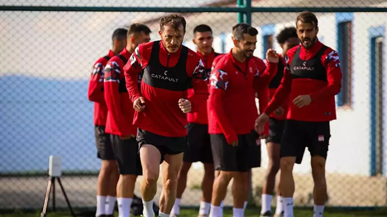 Sivasspor, Ümraniyespor'u 2-0 Mağlup Etti