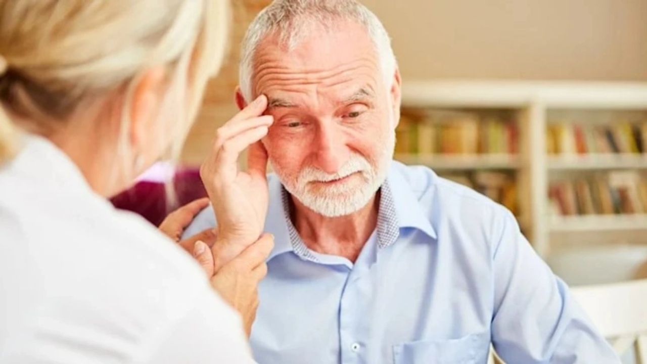 Alzheimer Hastalığı İçin Olası İlk Belirti: Koku Kaybı