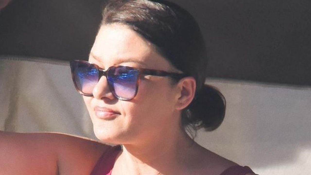 Nurgül Yeşilçay ve Sevgilisi Necati Kocabay Tatilde