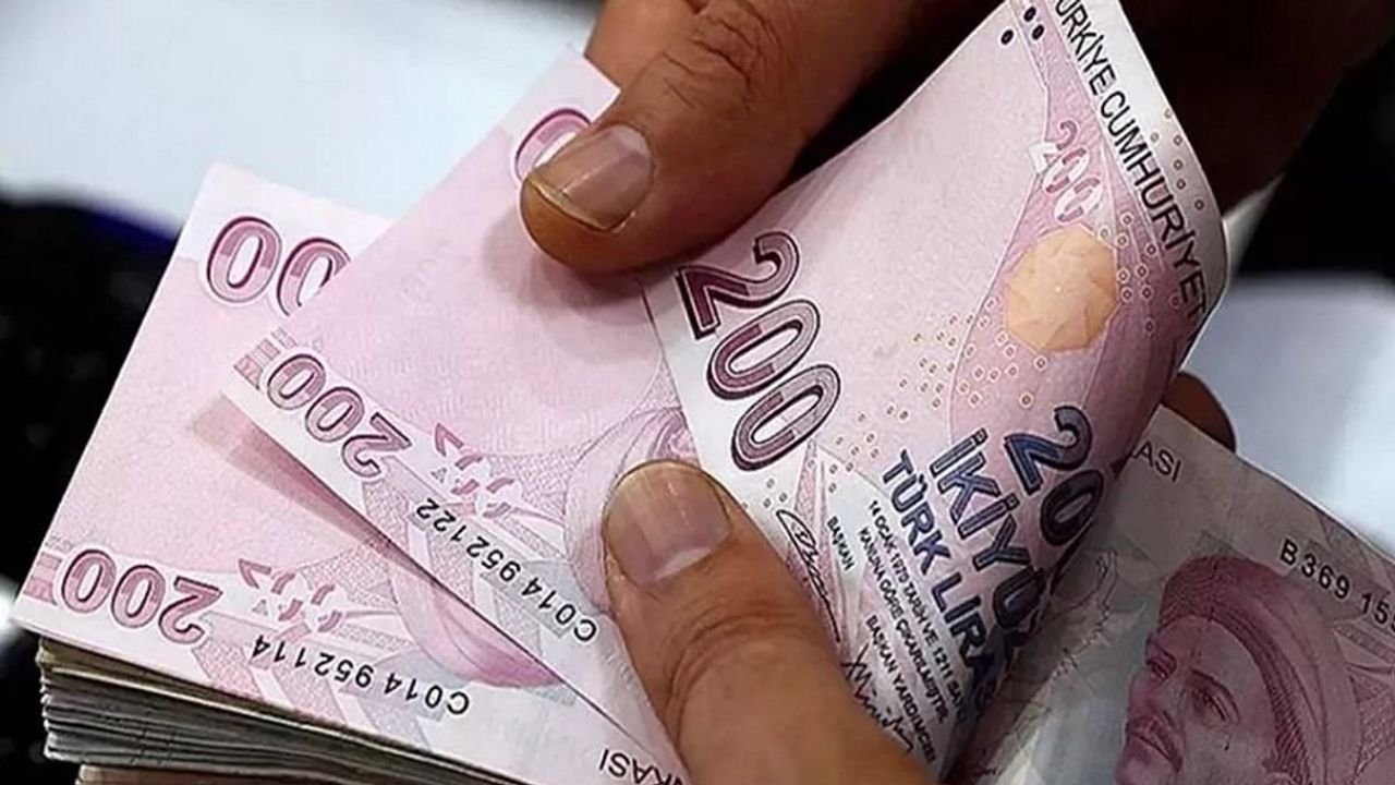 Emekli Bu Haberle Havalara Uçacak! Bu Ay 10.500 TL Ödeme Hesaplarına Yatacak...