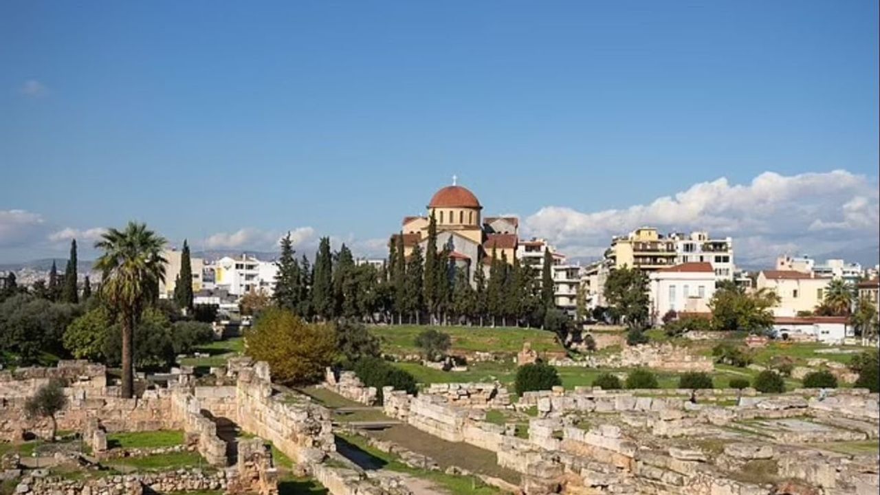 İngiliz Turist Atina'da Tecavüze Uğradı