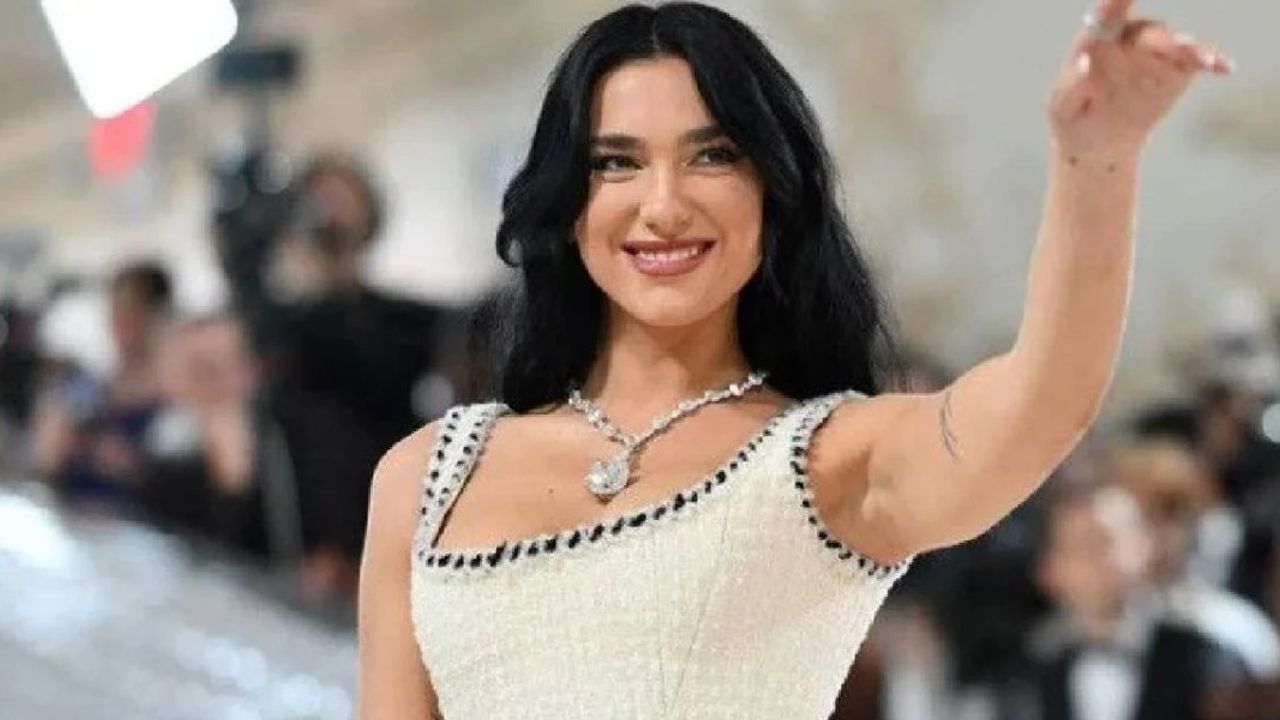 Yine dava açıldı: Dua Lipa’nın başı dertten kurtulmuyor