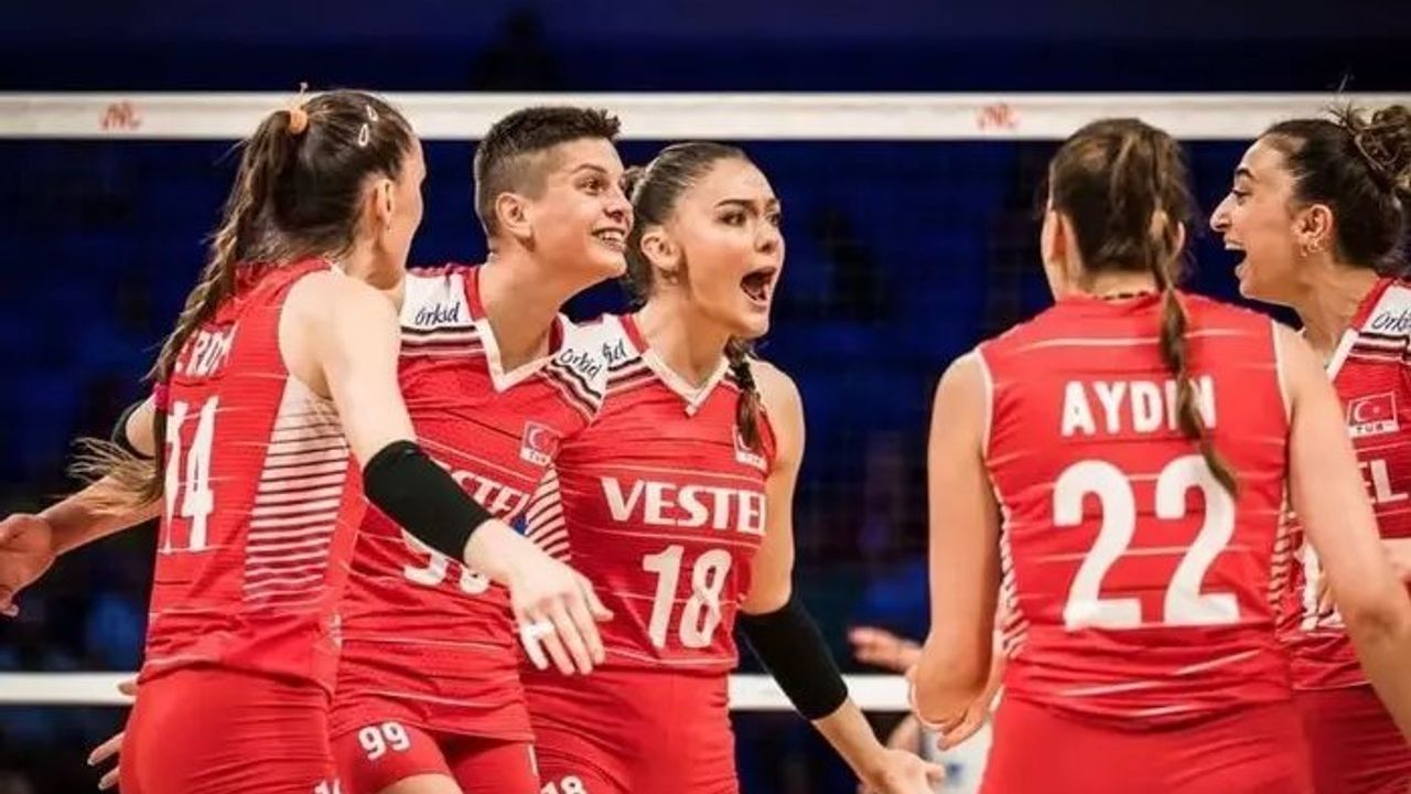 A Milli Kadın Voleybol Takımı Tarihi Başarıya İmza Attı