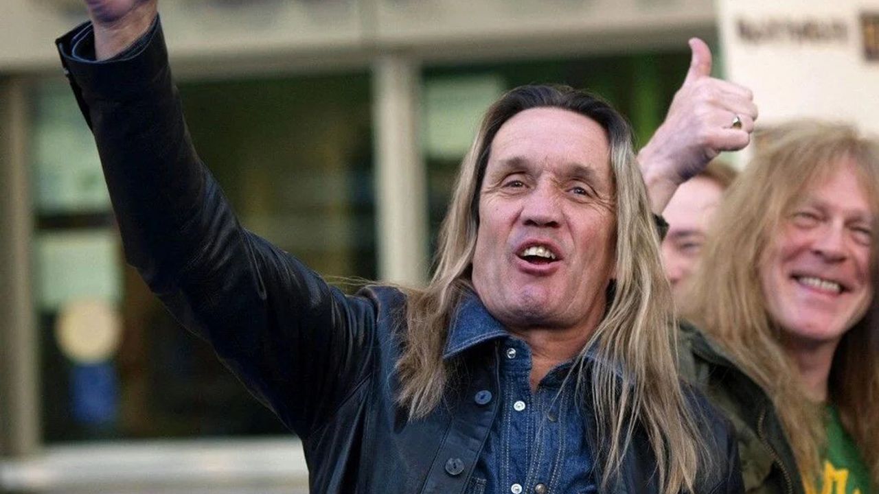 Ünlü Baterist Nicko McBrain Felç Geçirdi