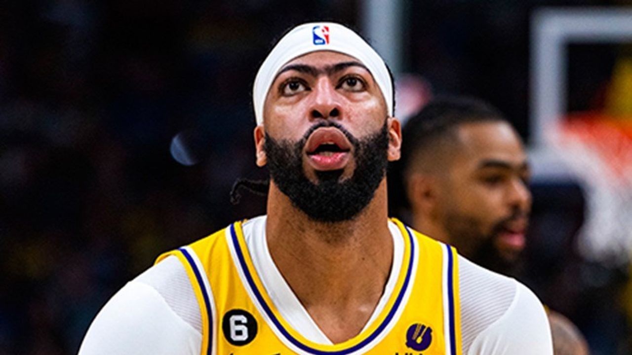 Anthony Davis, Los Angeles Lakers'ta 3 Yıl Daha Kalacak