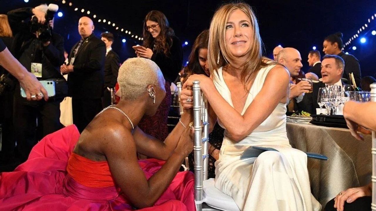 Jennifer Aniston, Jamie Foxx'un Antisemitizm İçeren Gönderisini Beğenmesiyle Gündemde