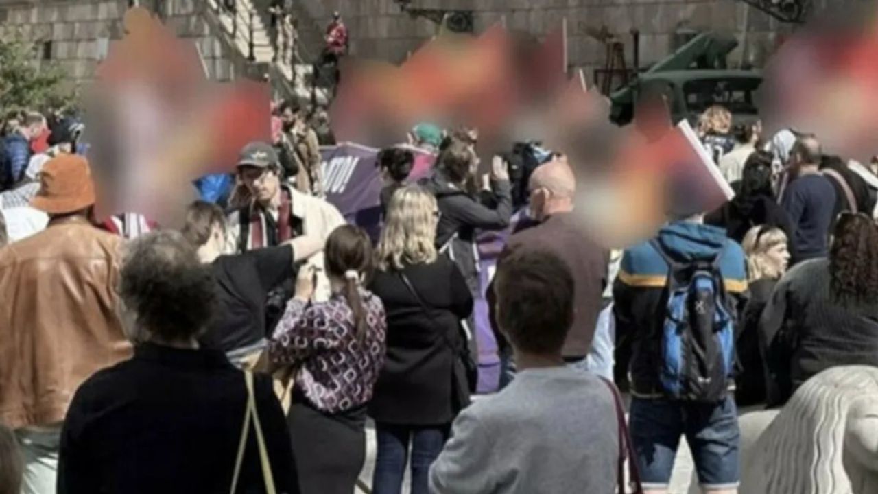 İsveç'in Başkenti Stockholm'de PKK/YPG Yandaşları Provokasyon Yaptı
