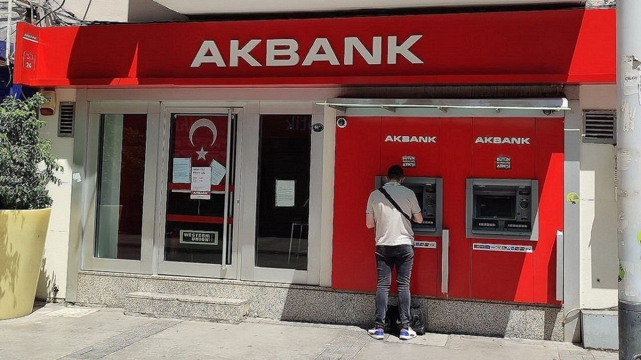 Akbank, TC Kimlik Numarasıyla Başvuru Yaparak 13.500 TL'ye Kadar Varan Kredi