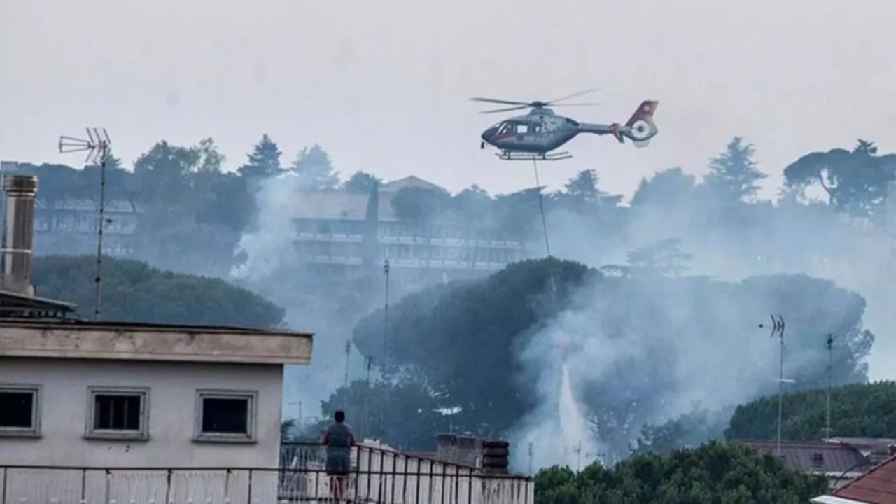 Sardinya Adası'nda Artan Yangınlarla Mücadele Sürüyor