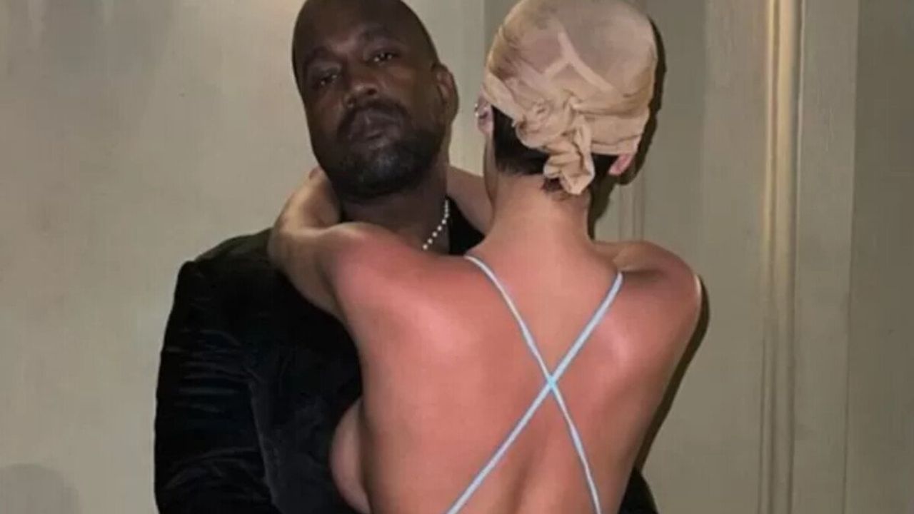 Kanye West'in Yeni Eşi Bianca Censori'nin İlginç Kıyafetleri Gündemde
