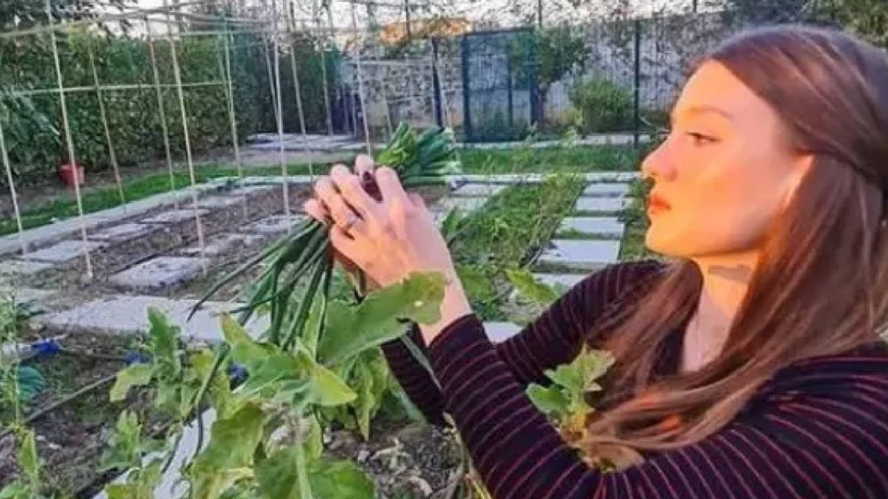 İstanbul'u terk eden ünlü oyuncunun lüks evinin bahçesi dikkat çekti