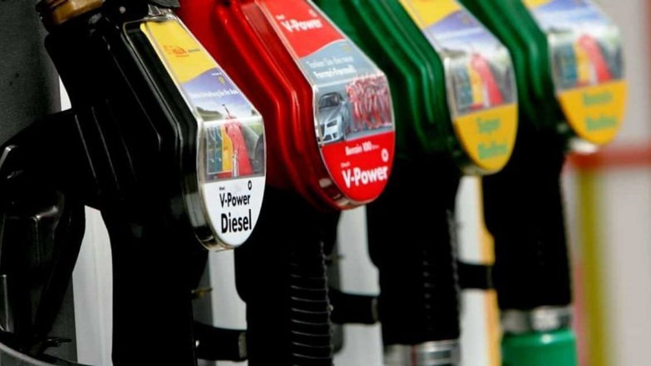 Akaryakıt Fiyatlarında Salı Günü Benzine Büyük Zam Geliyor!