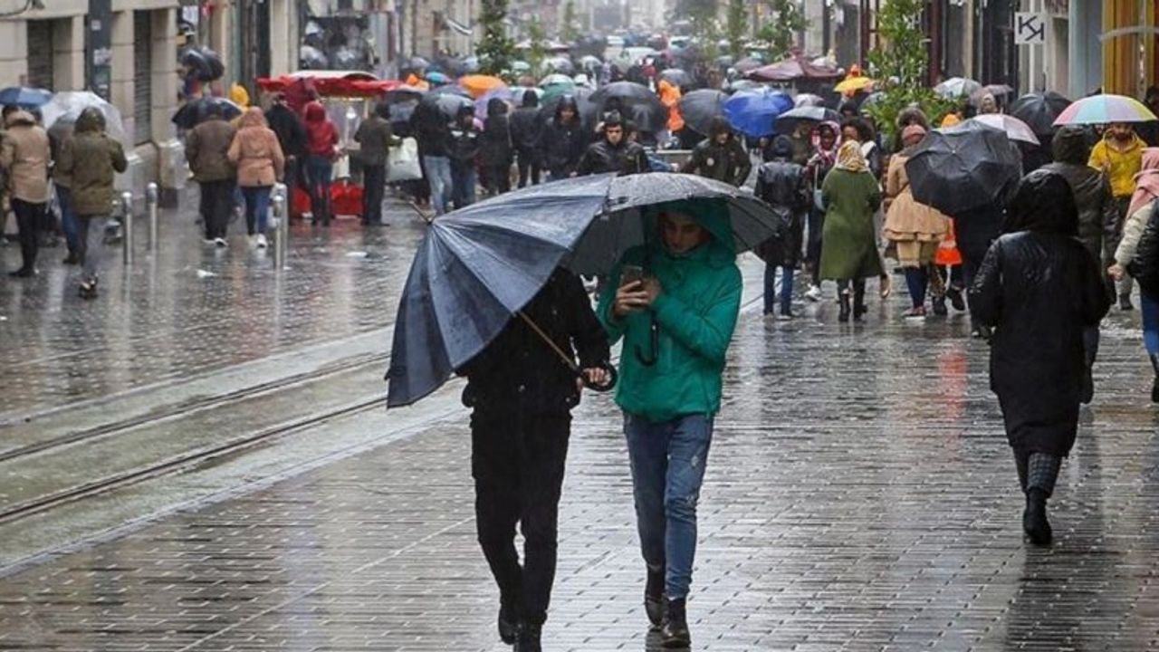 Meteoroloji Az Önce Müjdeyi Verdi: O İl ve İlçelerde Gök Gürültülü Sağanak Yağış Bekleniyor!