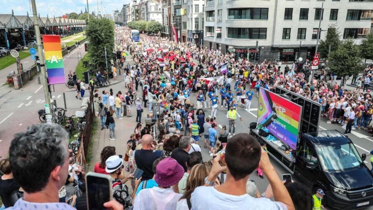 Belçika Silahlı Kuvvetleri LGBT+ Topluluğuyla Dayanışma Amacıyla Onur Yürüyüşüne Katılıyor