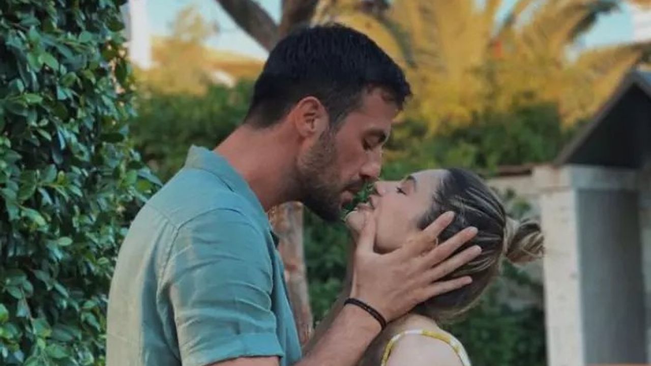 Lider Şahin ve Ecem Çırpan Tatilde Aşk Dolu Anlar Yaşıyor