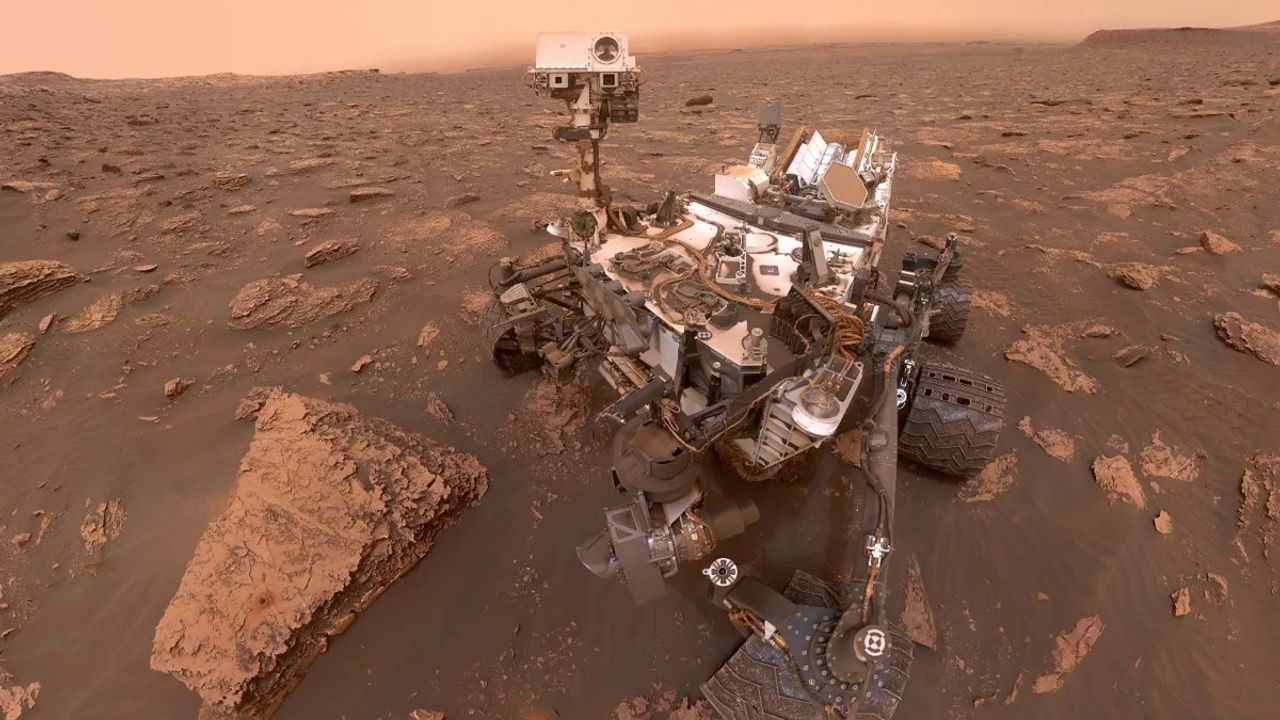 NASA'nın Curiosity Gezgin Aracı Mars'ta Mikrobiyal Yaşam İzlerini Buldu