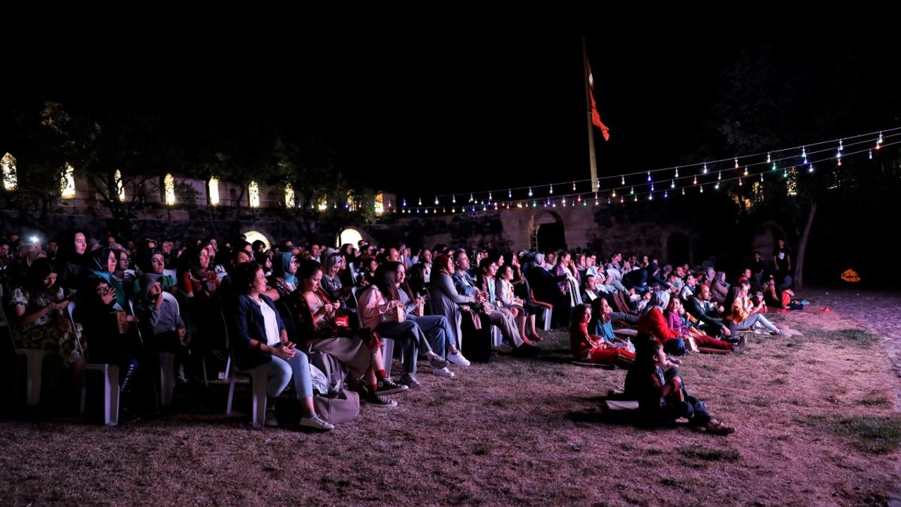 Nevşehir ve Çayırova Belediyeleri Açık Hava Sinema Günleri Düzenledi