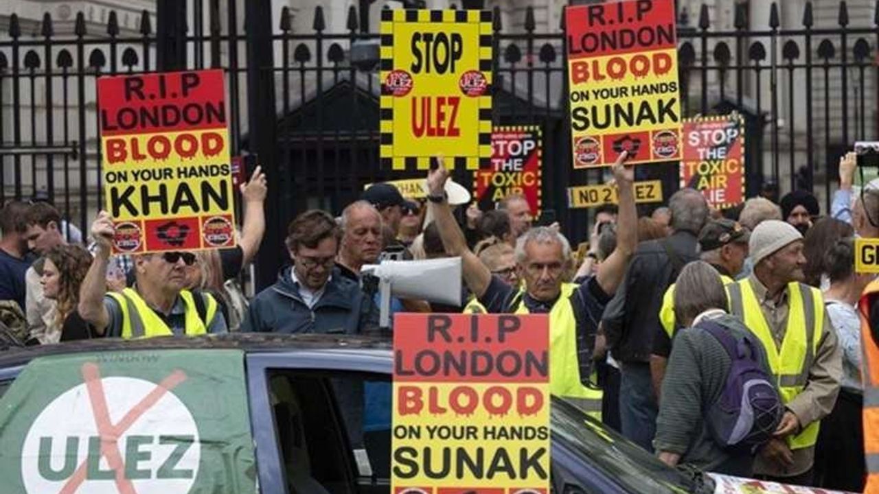 Londra'da ULEZ Uygulaması Protesto Edildi